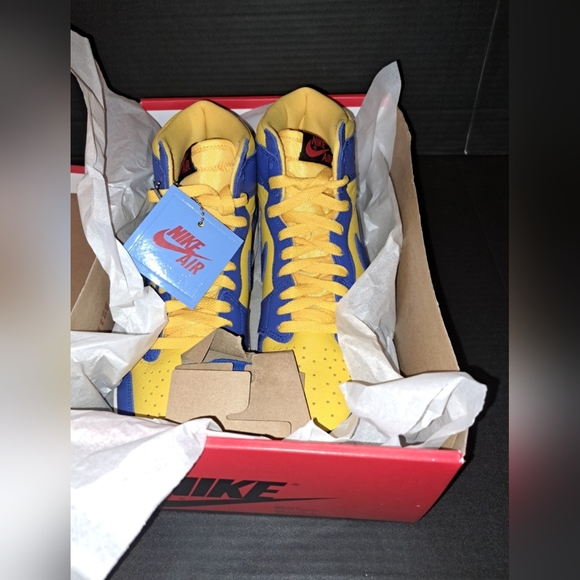 Nike WMNS AirJordan 1 High OG Game Royal and Varsity Maize New Size 9.5 - Picture 2 of 14